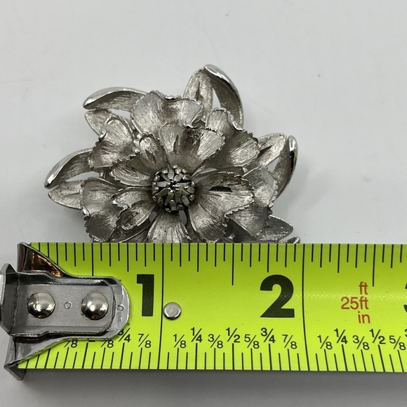 Vtg Signed Corocraft Enamel Chrysanthemum spider mum Silver flower brooch 2" - Picture 9 of 9